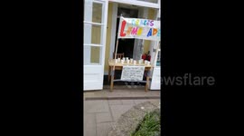 UK village pub gives out free lemonade for passersby during COVID-19 lockdown