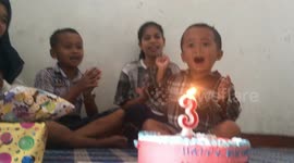 liittle boy birthday party with his cute style