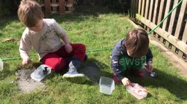 Ice way to pass the time: One UK dad's genius hack to keep kids busy