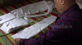 In Sochi, a family makes medical masks at home and distributes them for free