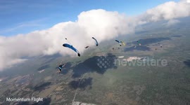 Mesmerising footage shows US skydivers moving in perfectly synchronised pattern