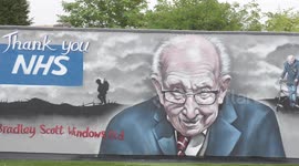 Window cleaner creates giant mural to NHS hero fundraiser Captain Tom Moore