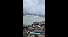 Timelapse of USNS Comfort departing NYC harbour