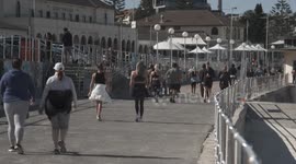 Bondi Beach empty on sunny weekend - COVID19
