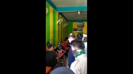 Official of Covid-19 task force raided a food stall that open during social restriction