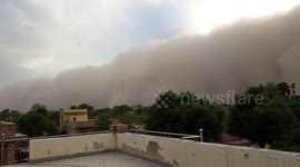 Temperature soars after massive sandstorm engulfs northern India's Rajasthan