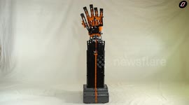 Spanish engineer creates robot that replicates human hand motions and gestures