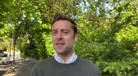 UK reporter documents commute into London under social distancing guidelines