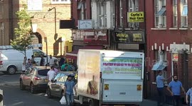 London men fighting in street, 2minutes in, during Ramadan in front of Muslim food shop no COVID 19 distancing