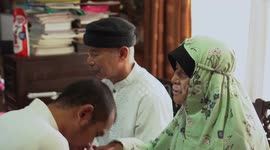 Javanese Family Tradition In Eid al-Fitr - Bow Down In Front of Our Parents