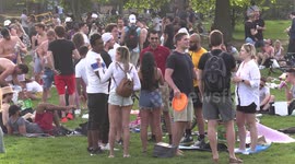 More than 10 thousand people crowd Toronto park in defiance of social distancing warnings