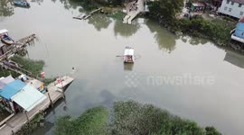 A hand ferry in Nam Sang Wai marshes, near Yuen Long (Hong Kong)