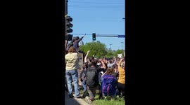 Minneapolis residents give poignant moment of silence for George Floyd