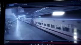 Railway constable sprints on platform to deliver milk to four-month-old girl aboard special train for migrants in central India