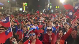 Han Kuo-yu supporters signing songs at the rally of National Party on 11 January 2020, the Taiwan presidential election day