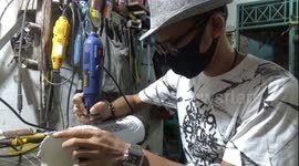 Unique craftsman makes custom lampshades in Indonesia