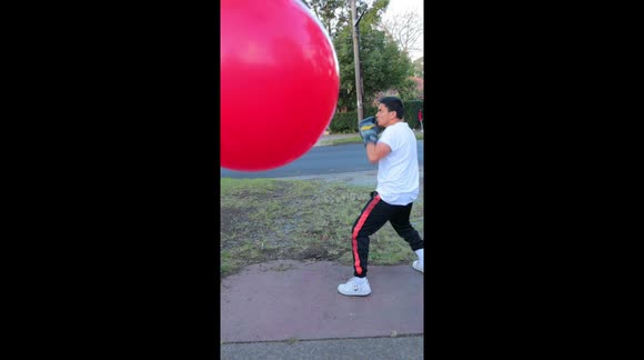 Cool Balloon Optical Illusion Magic Tricks !!