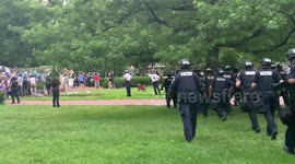 Metropolitan Police marching on protesters at Lafayette Square