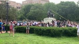 Clash between protesters and police during attempts to tear down Andrew Jackson statue