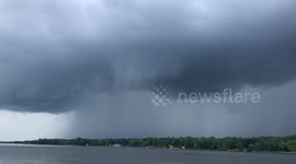 Impressive storm threatens boaters in Quebec
