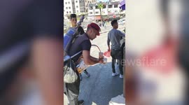 Street vendor makes awesome coffee waterfall