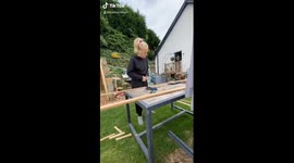 Woman creates £400 wall for £28