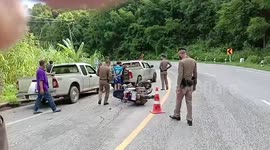 Police hunt Canadian tourist who allegedly hit paramedics with oxygen tank in Thailand