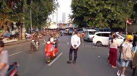 To prevent the spread of Covid 19, the DKI Jakarta Provincial Government has carried out compliance raids on the use of masks for residents who do not use masks while outside the home