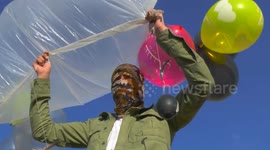 Israel closes border crossing after Palestinians fire incendiary balloons