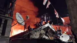 10 houses in a densely populated area burned down