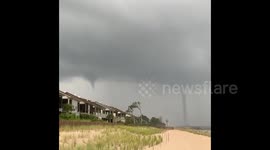 US: Twin Waterspouts Off Saint Simons Island In Georgia 2