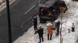 Man serenades girl from NY street