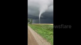 Shocking tornado hits Manitoba, Canada