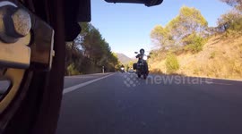 Adelantamiento peligroso a 3 motos