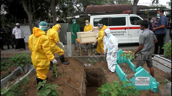 Rohingya refugee dies after experiencing shortness of breath and fever in Indonesia