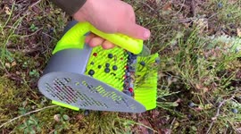 3D printed Berry picker with innovative leaf cleaning technology