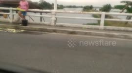 Suspected poachers arrested after monitor lizards were sold on roadside in the Philippines