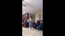 Girl Performed A Prank On Her Mom With A Vulgar Dance And She Responded With Chancla