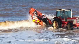 Hornsea RNLI can't launch lifeboat in three-foot-waves