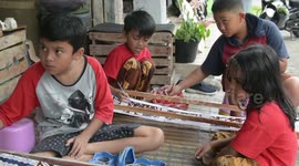 introducing the art of batik to children