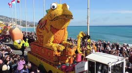Impressive displays at lemon festival in France