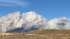 One more video taken near Troublesome Valley Ranch ????Winds are howling...#TroublesomeFire #Coloradofires https://t.co/7RSNGgDpY1