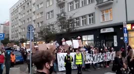 Poland: Thousands Leave Work And School To Join Nationwide Protest Against New Abortion Ban 6