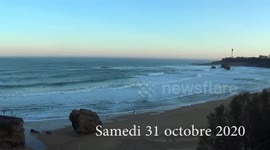 Surf session during the lockdown in the southwest of France