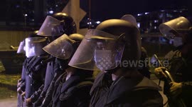 Panamanian police protect government political party 'PRD' headquarters against protesters