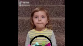 Mom plays Halloween candy prank on young daughter