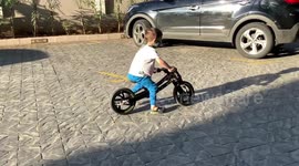Inventor builds 'balance-bike' for toddlers in western India