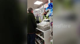 Lockdown rebels say they are willing to go to prison rather than close their gift card shop during the lockdown