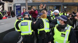 3 arrests at Kings Cross anti mask demo