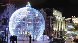 Spectacular ball of light 12 meters diameter for Christmas in Madrid